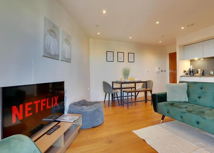 View Of The City - Fantastic, Spacious 2 Bed Apartment, Netflix, Stunning Views, Sheffield City Centre